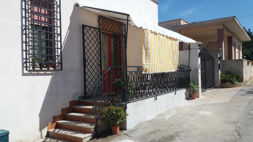 Гостевой дом Casa Bianca Da Giusy Бирджи-Векки Экстерьер фото